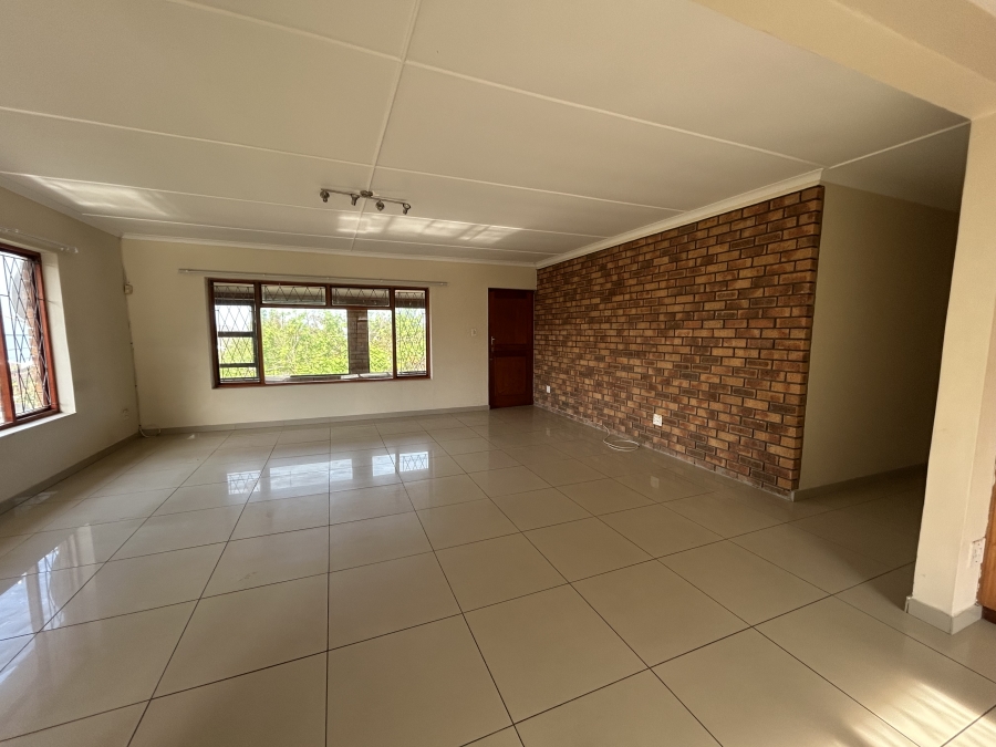 3 Bedroom Property for Sale in Winterstrand Eastern Cape